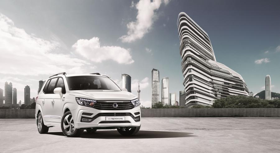  SsangYong Rodius 2018 года  (EU) (фото 3 из 10)